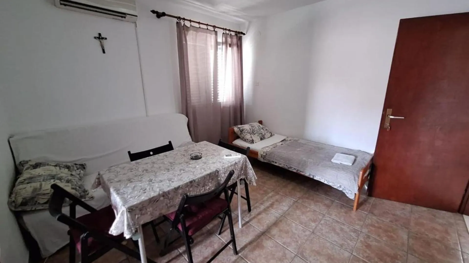 Apartments Villa Esto - One Bedroom Apartment With Balcony 2 Biograd Na Moru